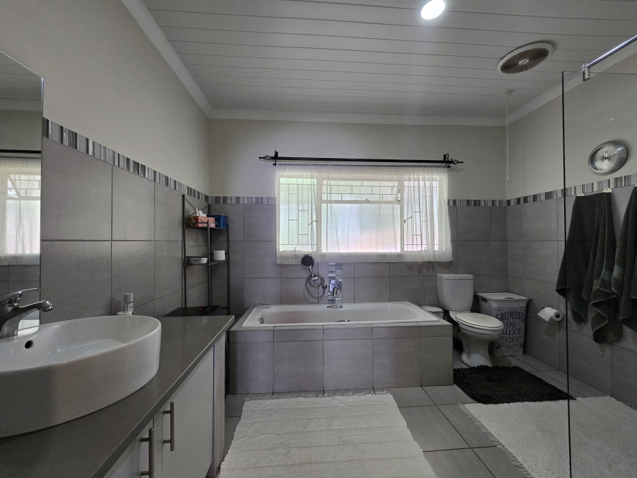 4 Bedroom Property for Sale in Doringkruin North West